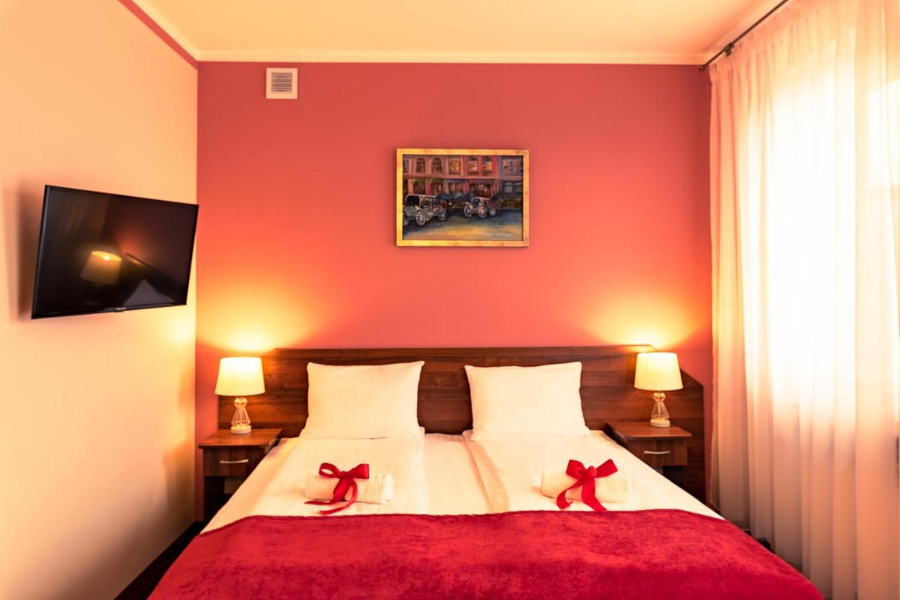 Hotel Kasztelan 도브치체 외부 사진